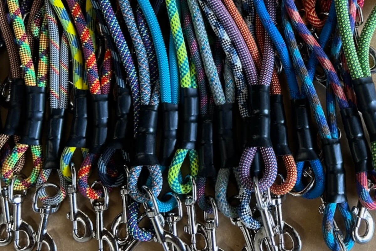 A pile of Mountain Dog climbing-rope leashes in mixed colors