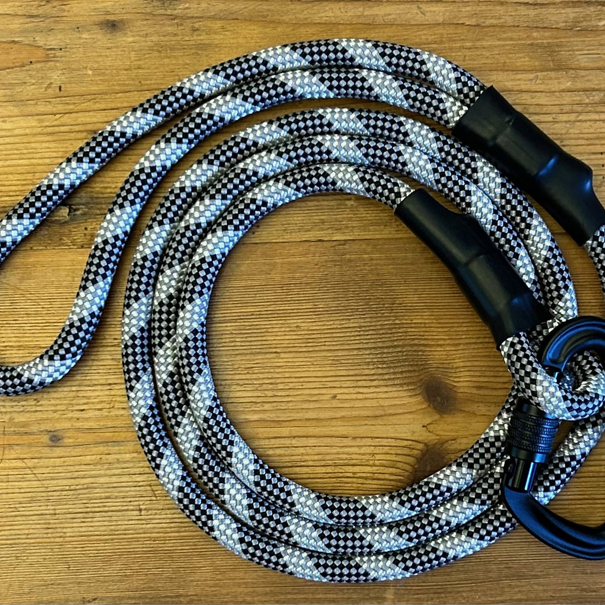 Standard Carabiner Leash in Granite