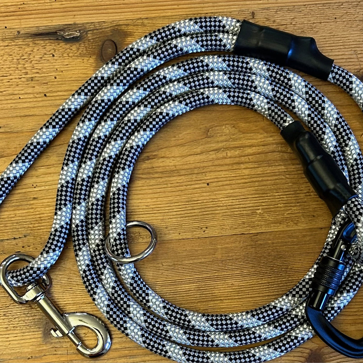 Hands-Free Standard Carabiner Leash in Granite